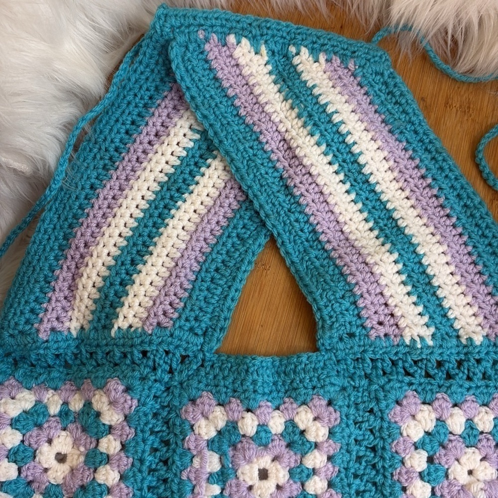 Handmade Blue White Purple Crochet Cut Out Criss Cross Granny Square Crop Top M - Picture 4 of 12